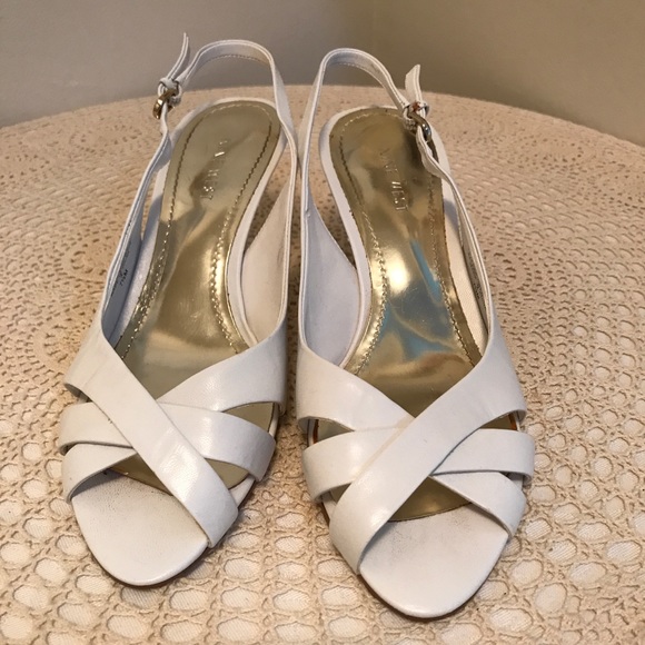 Nine West “Freshlookr” White Strappy Slingback Kitten Heel Sandals Size 7.5 - Picture 1 of 7
